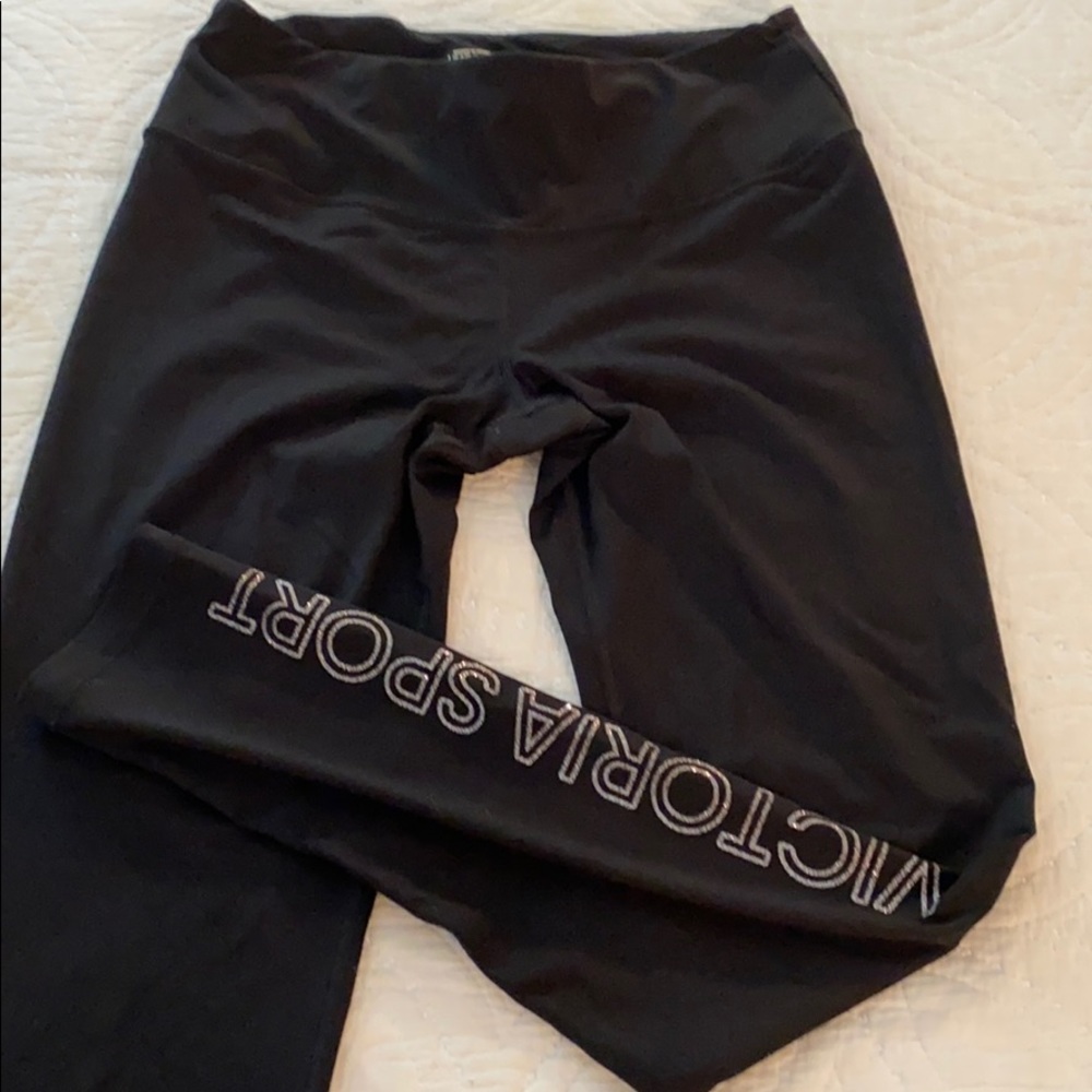 Victoria’s Secret logo sport leggings